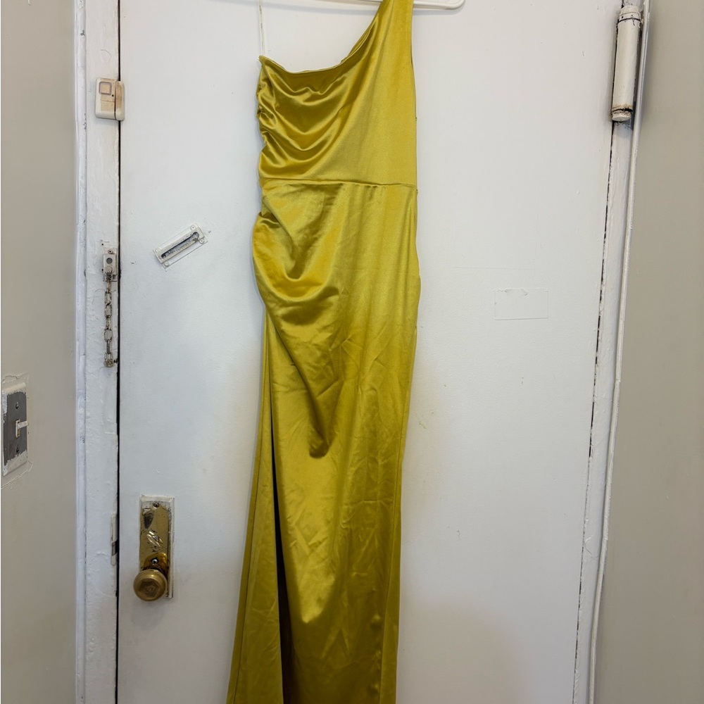 Elegant One-Shoulder Yellow Dress